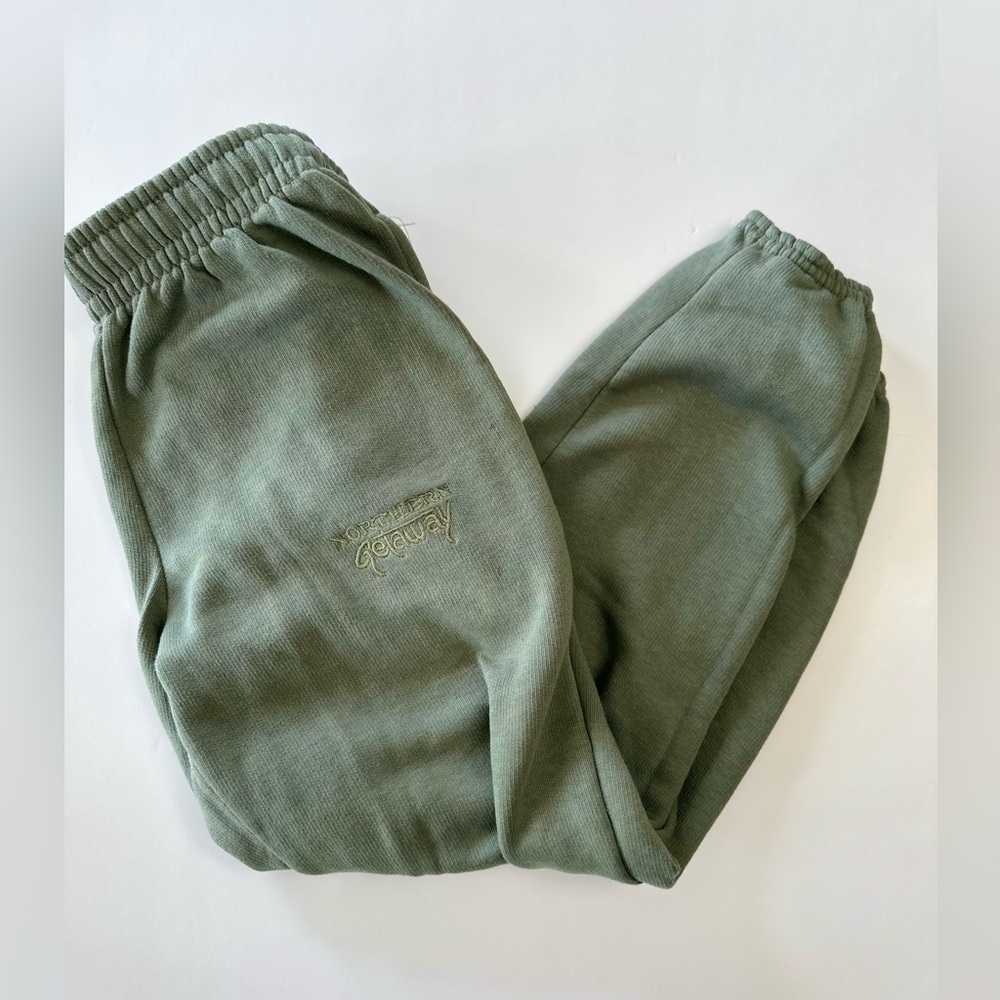 Vintage northern getaway sweatpants